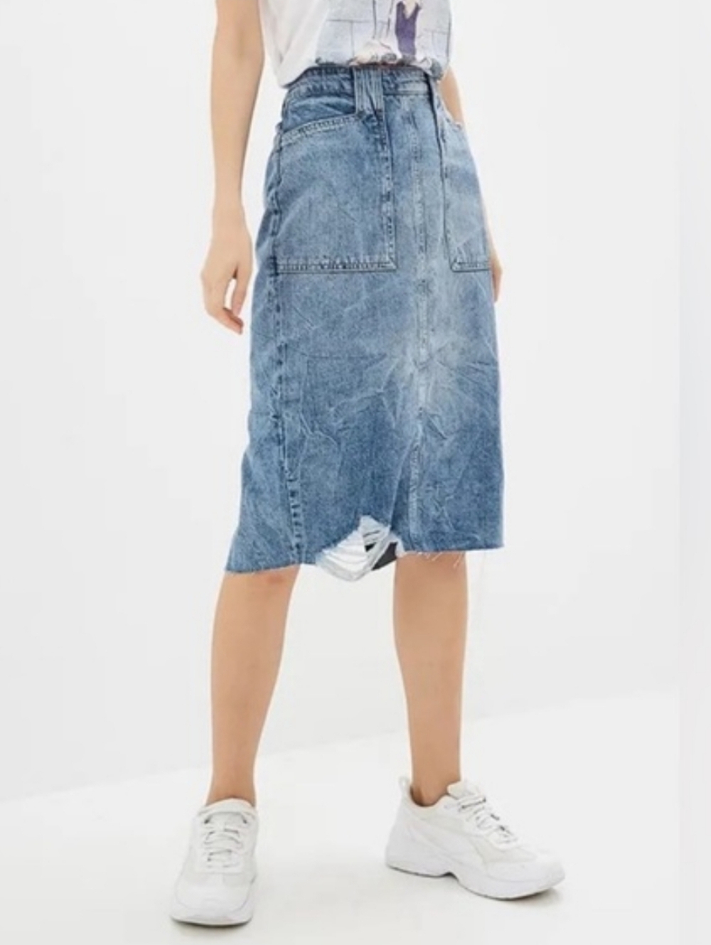 Free People Light Blue Denim Pencil Skirt. Size 2.